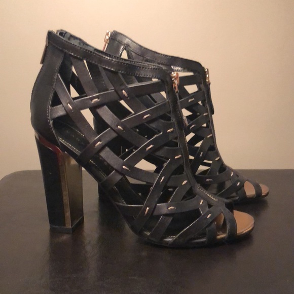 Ivanka Trump Black Gladiator Sandal - Picture 3 of 11